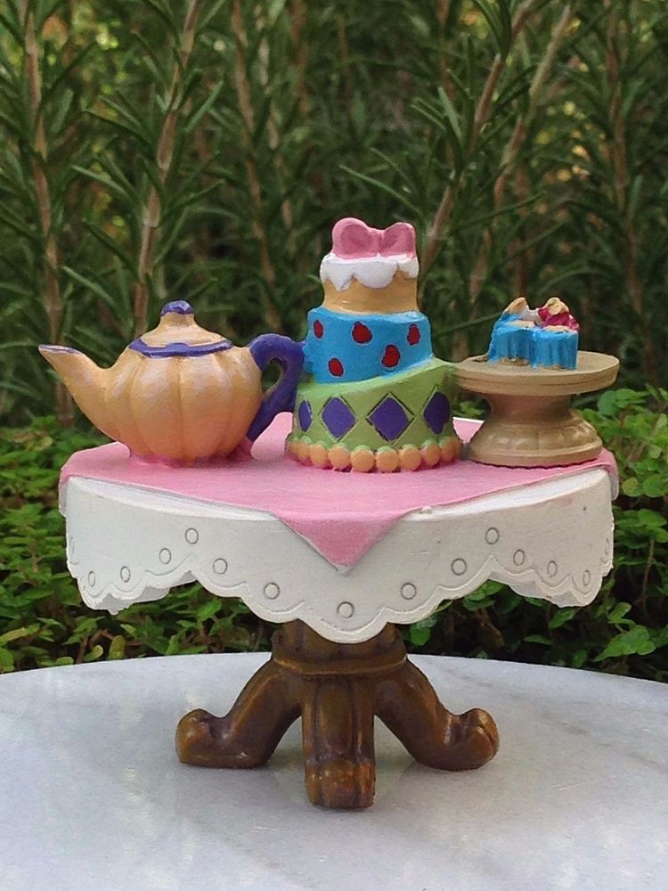 Miniature Dollhouse Fairy Garden ~ Alice In Wonderland … destiné Table Chicago Alice'S Garden