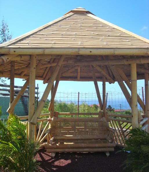 Mobiliers Bambou » Bourbon Nature Oi - Votre Spécialiste ... destiné Kiosque De Jardin En Bambou