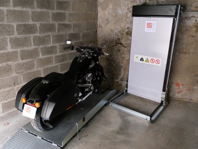 Monte Moto – Monte Scooter – Lift Systeme à Abri Moto Acebike