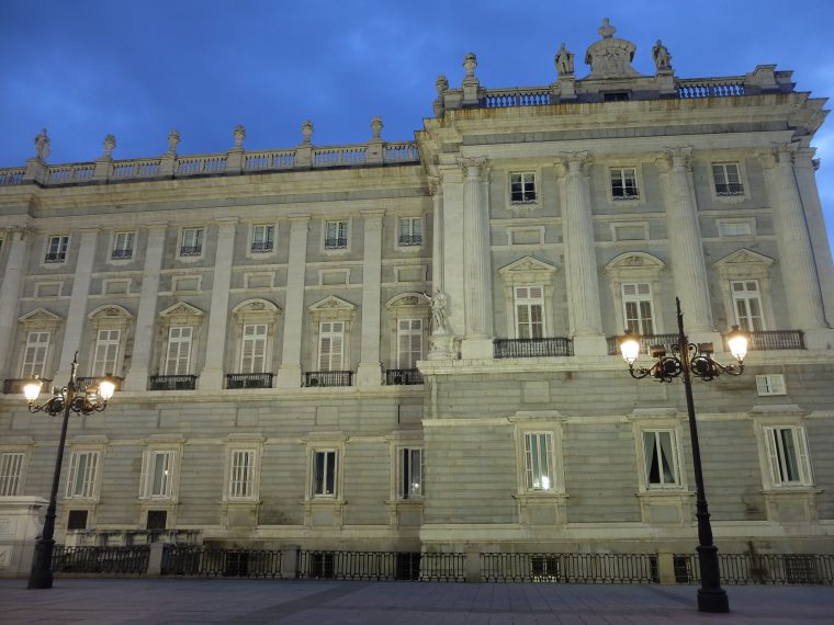 Pin De Miguel Angel Escalona En Palacio Real De Madrid Y … encequiconcerne Jardines Del Palacio Real Madrid