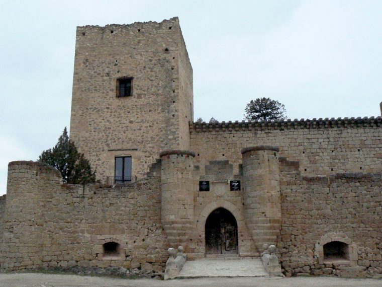 Pin De Rincones Castellanos En Castillos De Segovia … encequiconcerne El Jardin De Pedraza