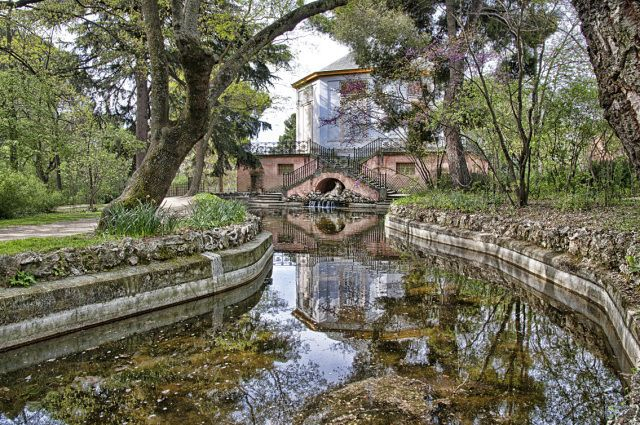 Pin En Paisajes-Lugares Con Encanto serapportantà Jardines El Capricho Alameda De Osuna Madrid