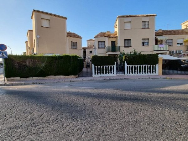 Property For Sale With Cheapest Price, Urbanización Jardín … à Jardin Del Mar Torrevieja