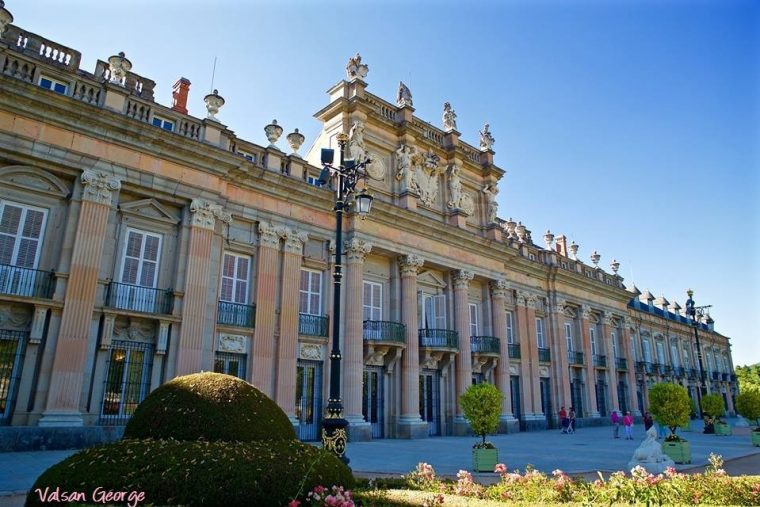 Real Sitio De La Granja De San Ildefonso. Palacio Real Y … serapportantà Jardines De San Ildefonso