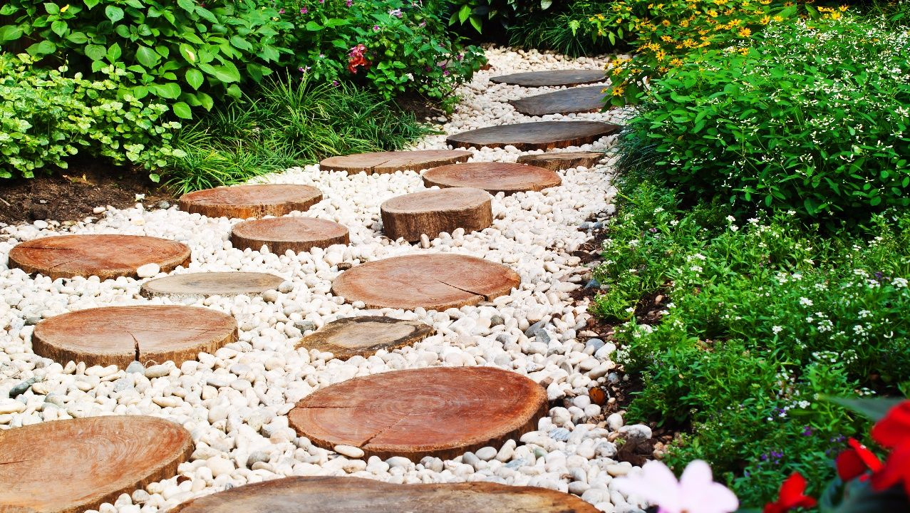 Rocas Para Adornar Tu Jardín - The Home Depot Blog destiné Jardines Con Piedras