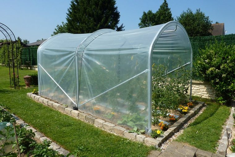 Serre A Tomate Pas Cher – Veranda Et Abri Jardin concernant Serre Plastique Pas Cher