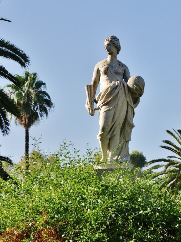 Sevilla Daily Photo: La Historia De Las Estatuas Del … tout Estatuas Para Jardines