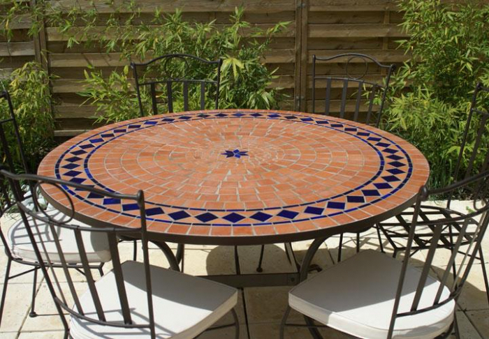 Table Jardin Mosaique Ronde 130Cm Terre Cuite Et Losanges … intérieur Table De Jardin Marbre Et Fer