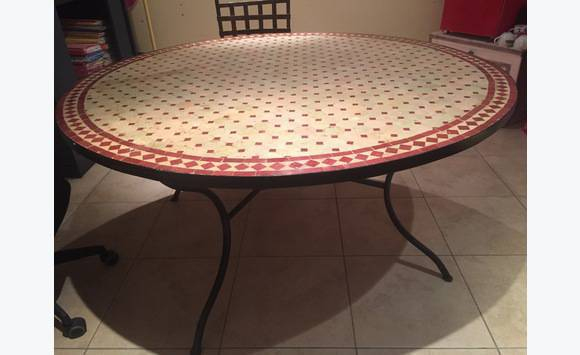 Table Mosaïque Ronde 150 Cm – Meubles Et Décoration Saint … serapportantà Table Mosaique Occasion