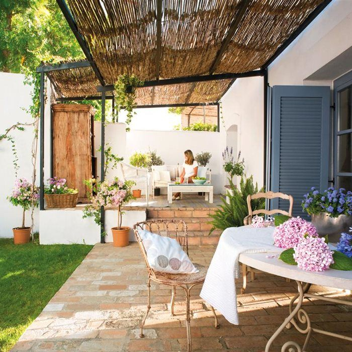 Un Exterior Con Encanto | Porches Rústicos, Techo De Caña … tout Jardines Casa De Campo