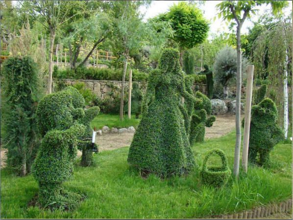 Un Lugar Mágico Para Perderse En La Sierra Oeste De Madrid … encequiconcerne El Jardin Encantado Madrid