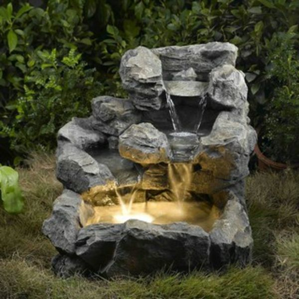 Une Fontaine De Jardin Design - Quelques Idées En Photos ... encequiconcerne Fontaines De Jardin Jardiland