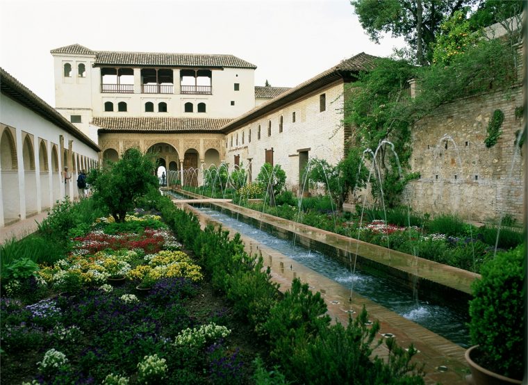 Visita Guiada A La Alhambra Y El Generalife | Garnaurs tout Jardines De Generalife