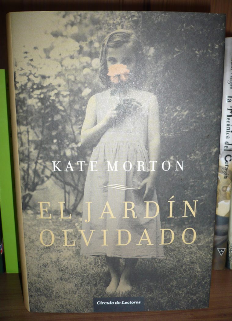Walking Around: Kate Morton: El Jardín Olvidado (I) serapportantà El Jardin Olvidado Mobi