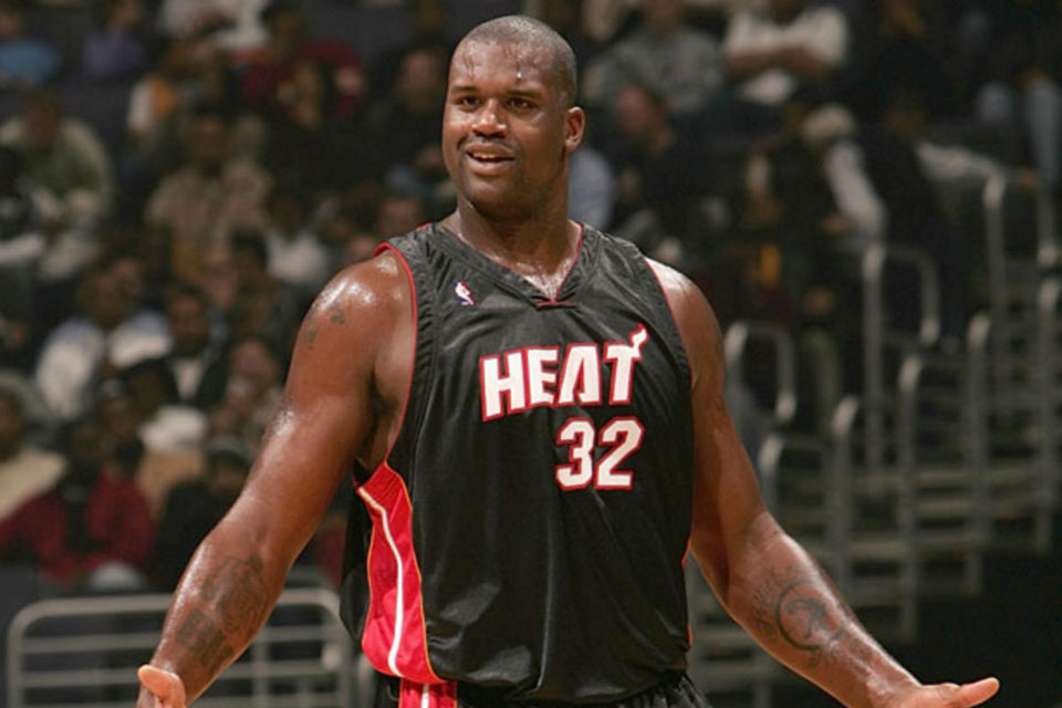 En effet, shaquille o'neal chausse du 22. Miami Heat to Retire Shaquille O'Neal's Jersey