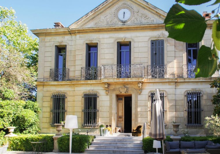 À Vendre, Une Maison De Maître Et Son Jardin Arboré À Marseille … pour Salon De Jardin Castorama Près De Saint-Pierre