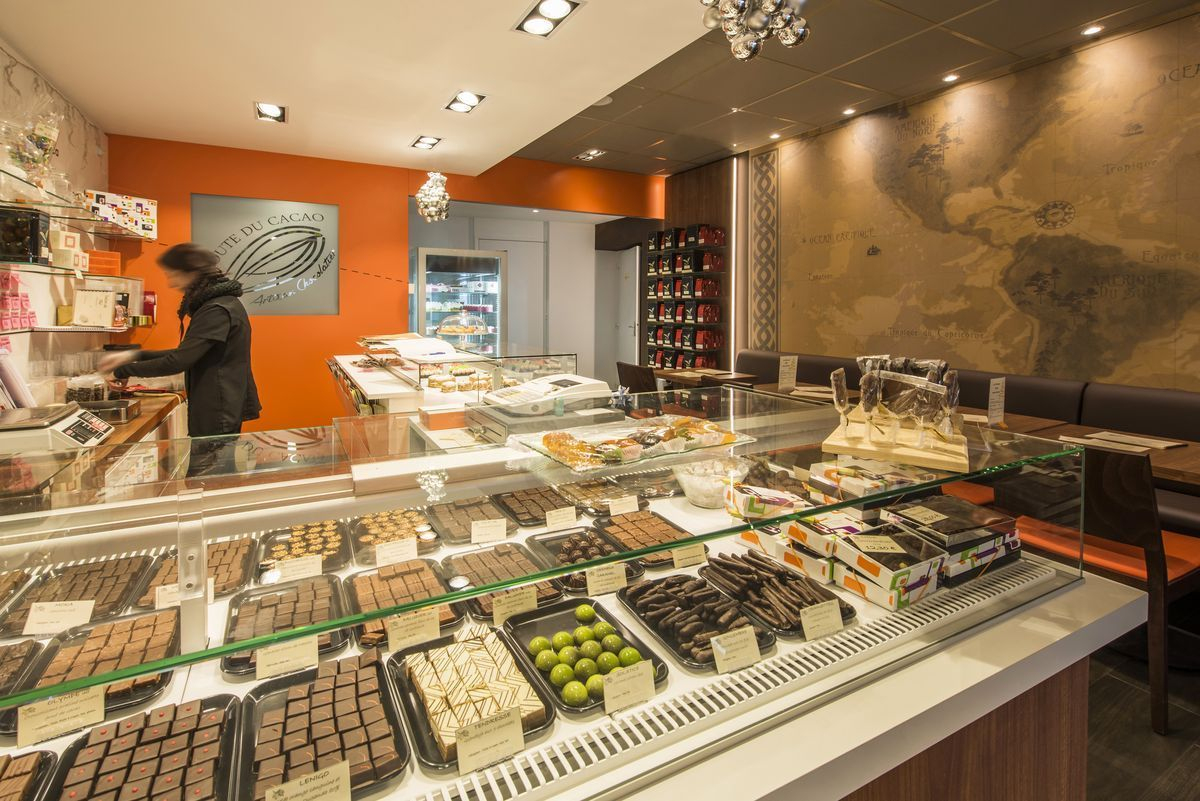 Agencement Chocolaterie Pinault - Le Croisic (44) pour Salon De Jardin Carrefour Devant Porte D'Entrée