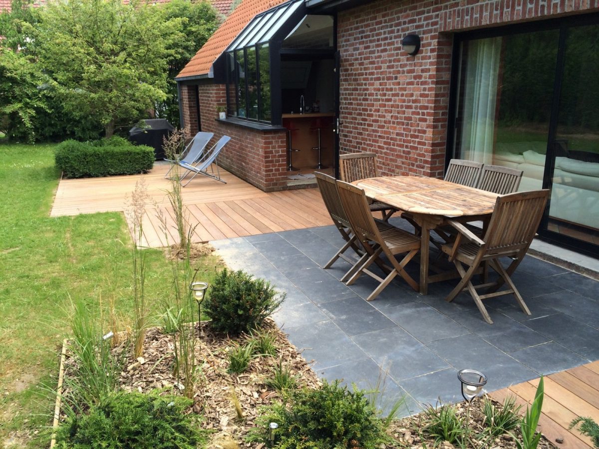 Aménagement D'Une Terrasse À Lille (59 - Nord) - Paysagiste serapportantà Salon De Jardin Bois À L’arrière De La Maison