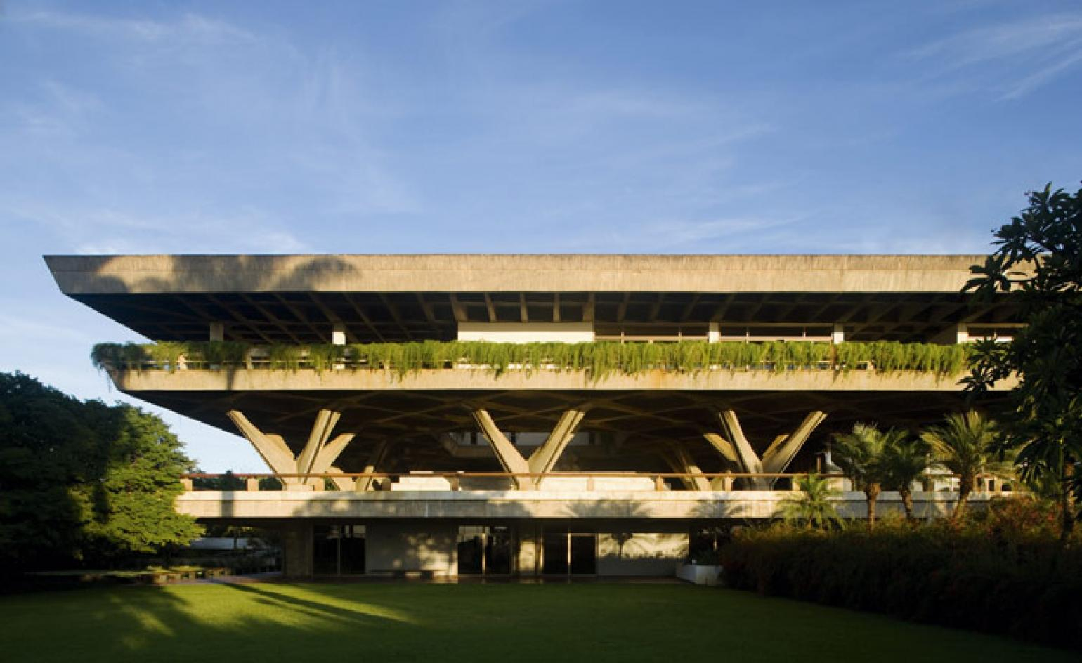 Brasilia In Pictures: 50 Years, 50 Buildings | Wallpaper* tout Walpeaper Banc Ville