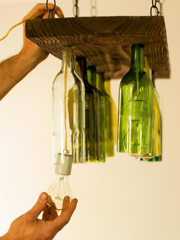 Déco Récup Avec Des Bouteilles De Vin Vides En 20 Idées Diy concernant Déco Murale Autour De Vin