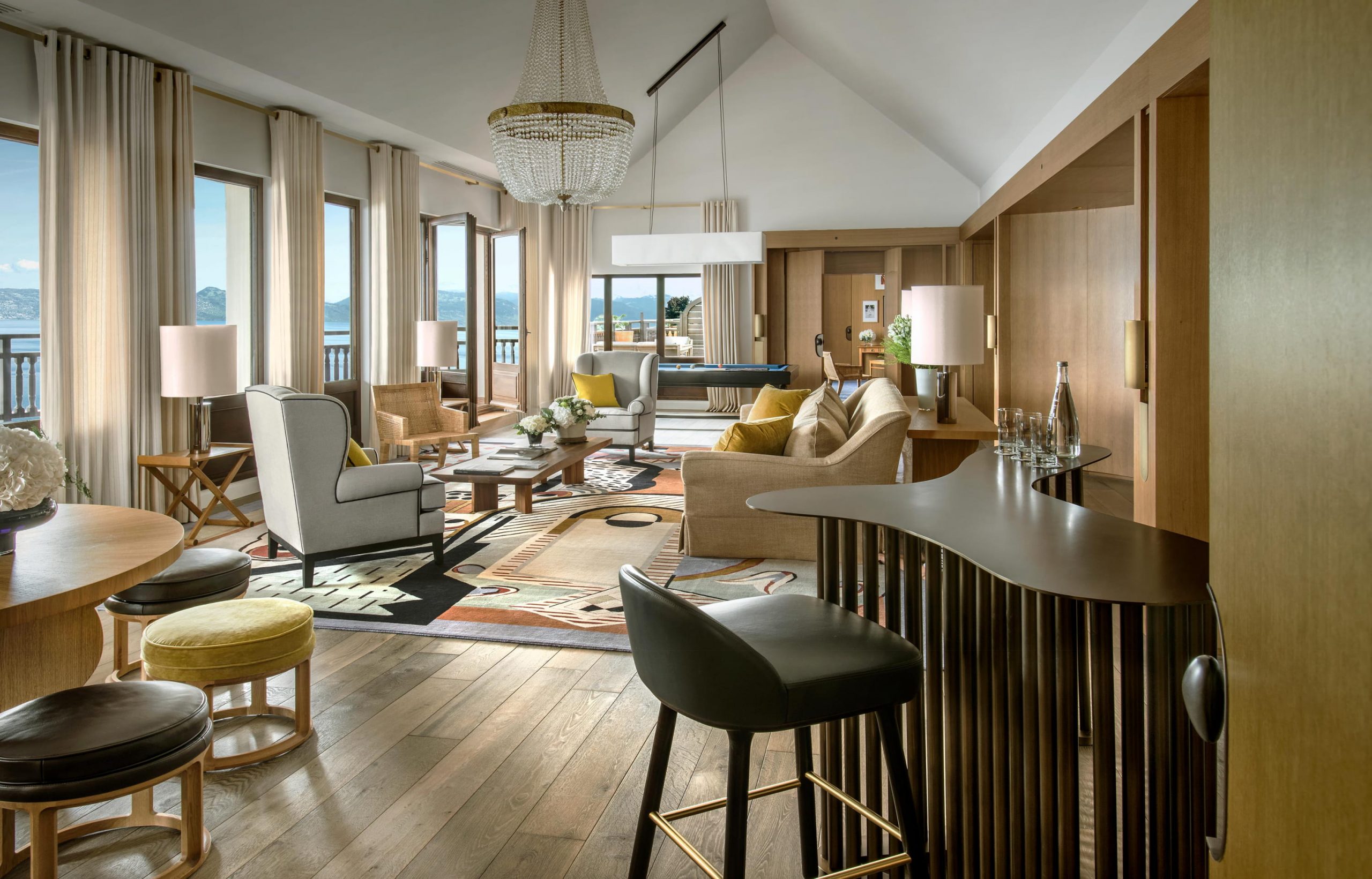 Hôtel Royal Evian, Écrin De Luxe Surplombant Le Lac Léman serapportantà Architecte D'Intérieur Depuis Quand