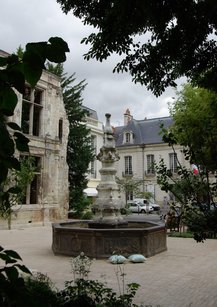 Jardin De Beaune Semblançay – Site Officiel De La Ville De Tours dedans Coussin Salon De Jardin Auprès De La Mairie