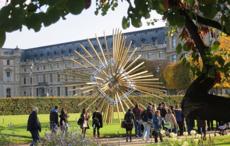 Le Jardin Des Tuileries Transformé En Écrin Des Œuvres Contemporaines ... pour Cdiscount Salon De Jardin Des Tuileries