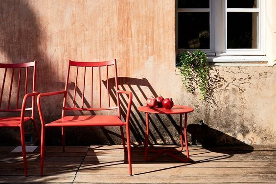 Salon De Jardin : Le Rouge Nous Inspire Pour Un Extérieur Coloré destiné Salon De Jardin Selon Les Couleurs