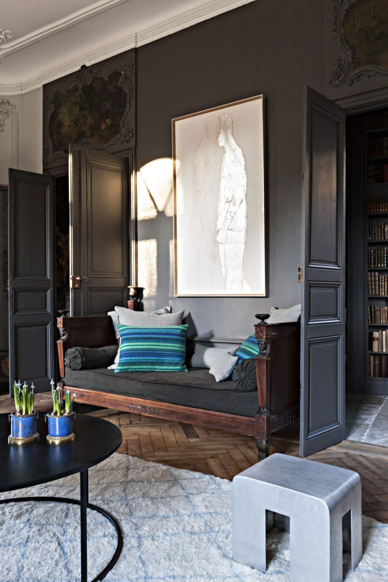 Une Maison D'Hôtes Plongée Dans L'Art - Maisons De Campagne dedans Salon De Jardin Carrefour Derrière Toiture