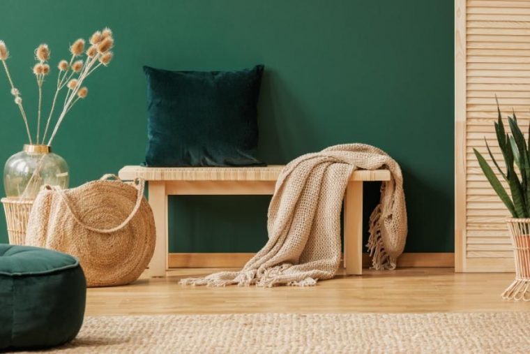 Vert Émeraude : 20 Idées Pour L'Adopter Chez Soi | Canapé Vert … à Decoration Interieure Salon Jusque Chez Soi