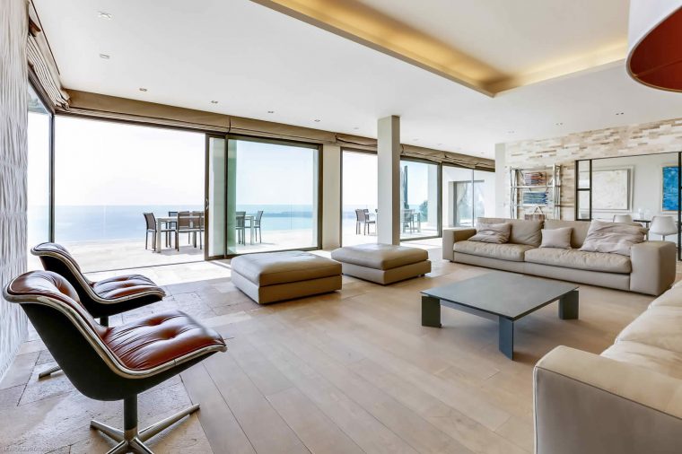 Villa Moderne À Louer Pour Vos Vacances À Vallauris Près De Cannes … tout Salon De Jardin Pas Cher À Cause De Luxe