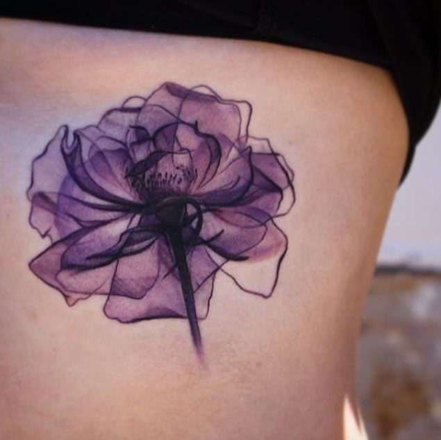 tatouage fleur oeillet